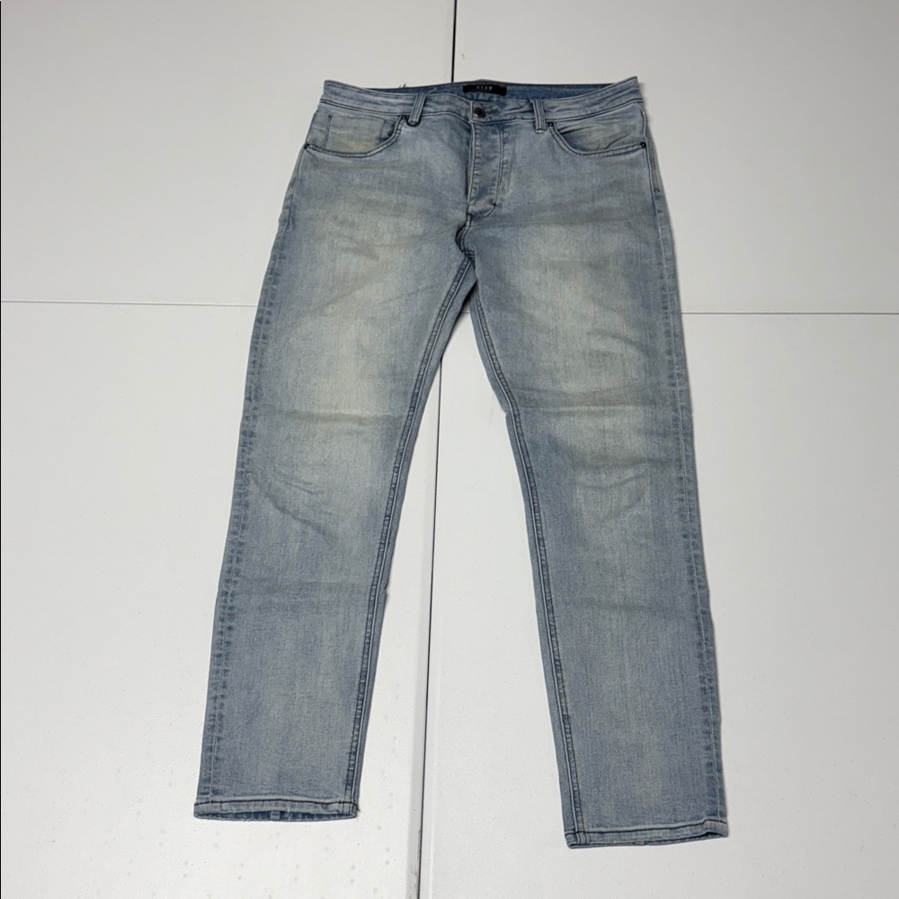 Neuw Ray Tapered Faded Blue Denim Jeans